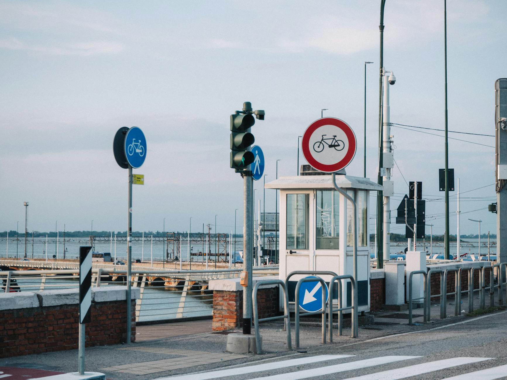Stockholm bike tours — waterfront cycling path connecting neighbourhoods